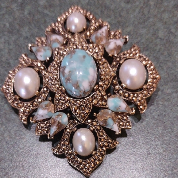 Vintage Sarah Coventry Gold ToneRemembrance Brooch Faux Turquois and Pearl - Picture 2 of 7